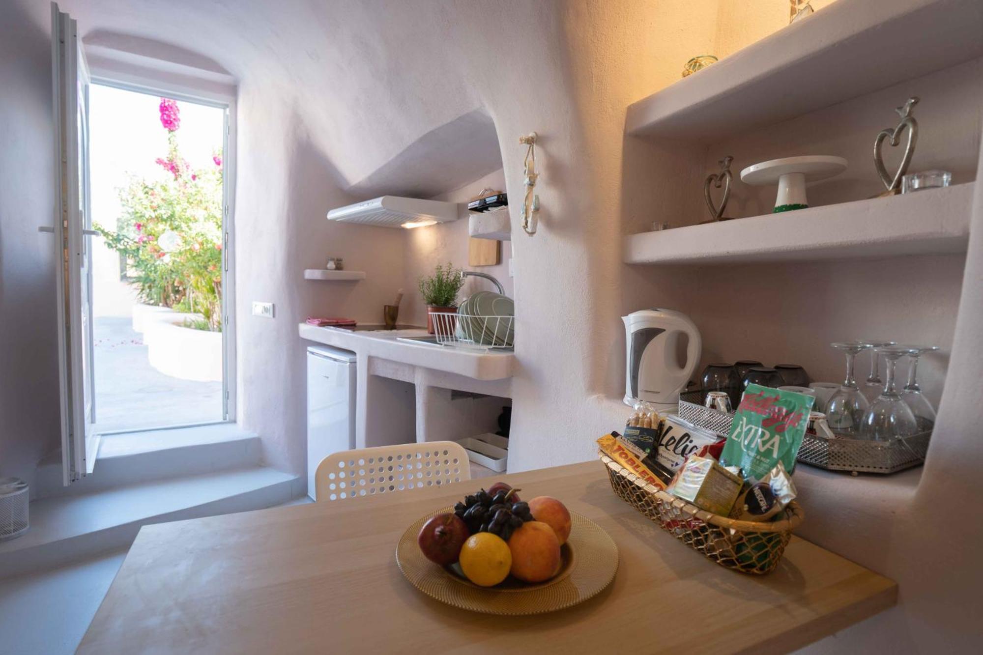 Bird Nest-Santorini Cave Houses Fira  Exterior photo